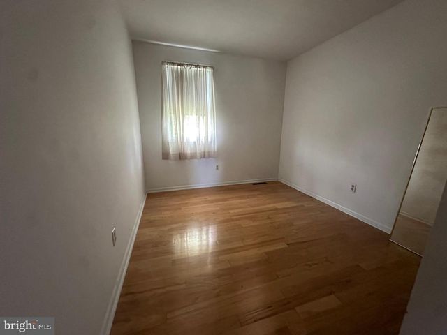 1010 LAKE LN, Pennsburg, PA 18073