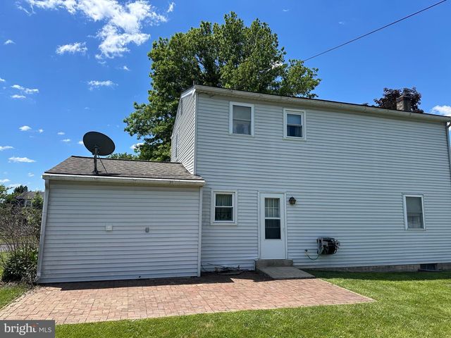 1010 LAKE LN, Pennsburg, PA 18073