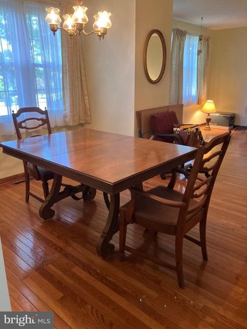 1010 LAKE LN, Pennsburg, PA 18073