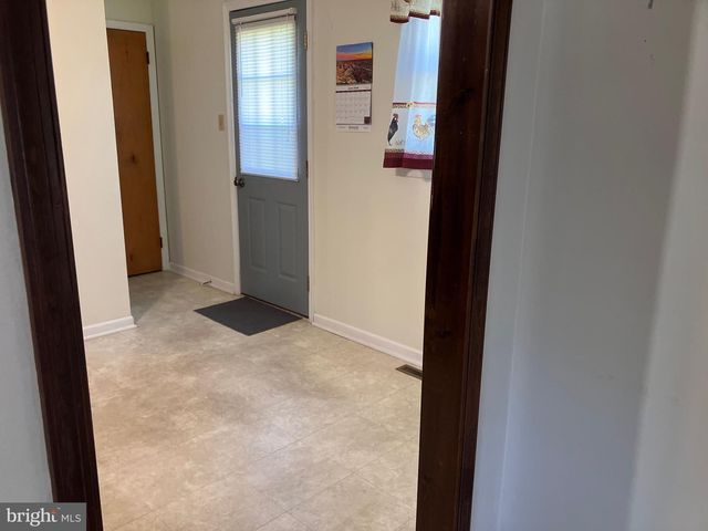 1010 LAKE LN, Pennsburg, PA 18073