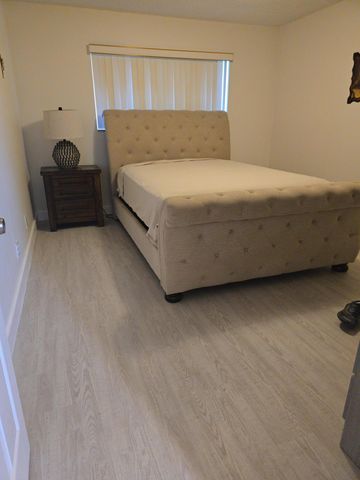 711 LORI Drive 202, Palm Springs, FL 33461