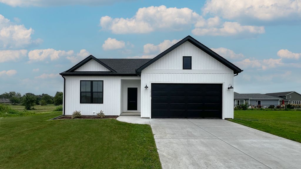930 Dawns End, Hampshire, IL 60140