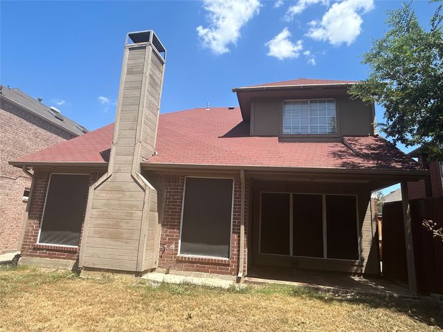 2114 Montclair Lane, Lewisville, TX 75067