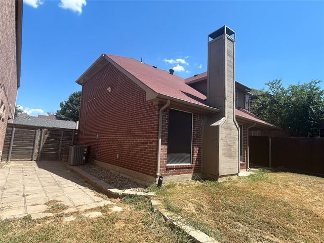 2114 Montclair Lane, Lewisville, TX 75067