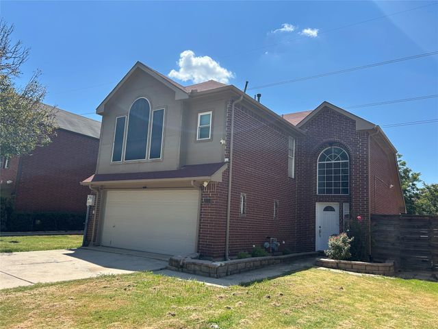 2114 Montclair Lane, Lewisville, TX 75067