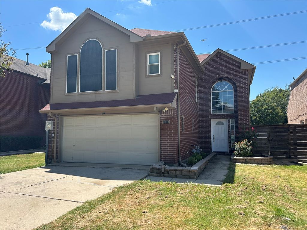 2114 Montclair Lane, Lewisville, TX 75067