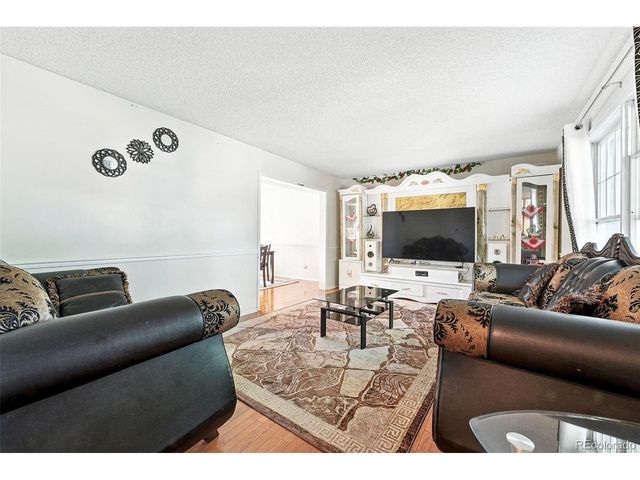 1341 S Blackhawk Way, Aurora, CO 80012