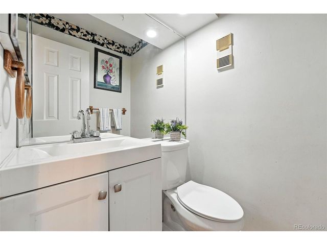 1341 S Blackhawk Way, Aurora, CO 80012