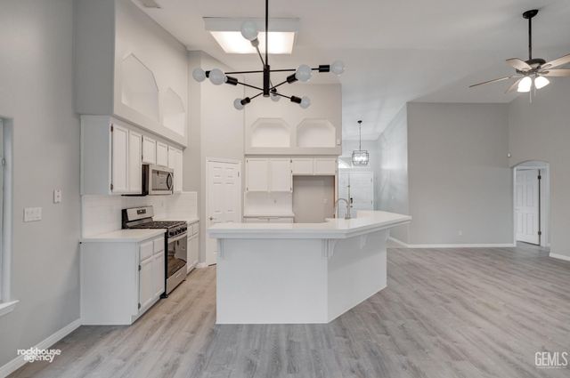 6338 Bama Rose Court, Bakersfield, CA 93308