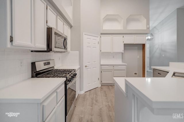 6338 Bama Rose Court, Bakersfield, CA 93308