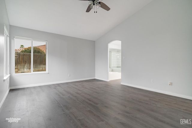 6338 Bama Rose Court, Bakersfield, CA 93308