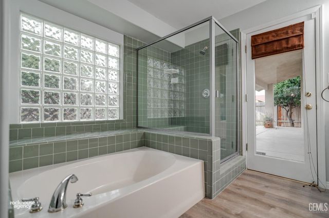 6338 Bama Rose Court, Bakersfield, CA 93308