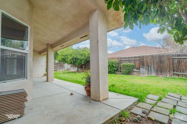 6338 Bama Rose Court, Bakersfield, CA 93308