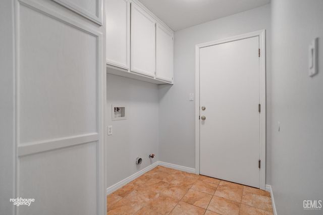 6338 Bama Rose Court, Bakersfield, CA 93308