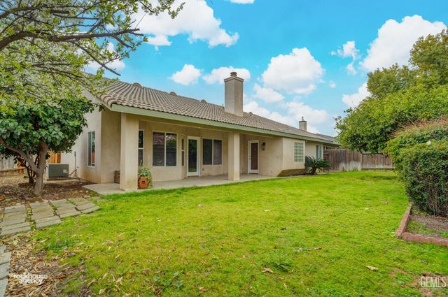 6338 Bama Rose Court, Bakersfield, CA 93308