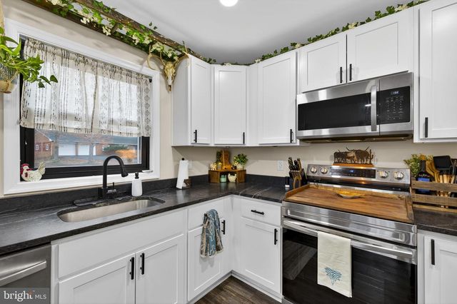 145 WEST ST, Stephens City, VA 22655