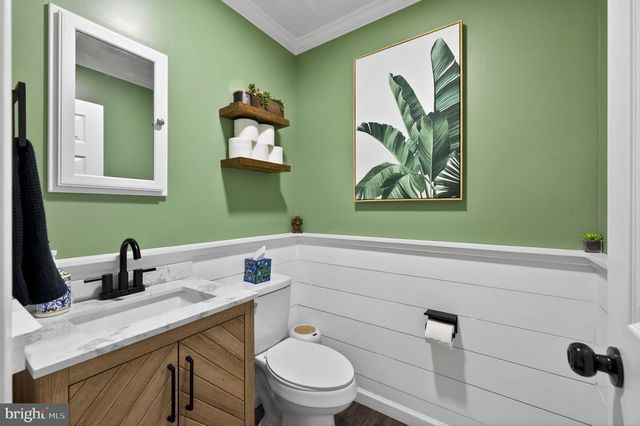 145 WEST ST, Stephens City, VA 22655