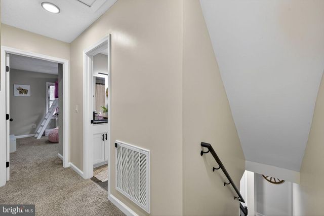 145 WEST ST, Stephens City, VA 22655