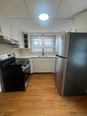 9 Evans 3, Marblehead, MA 01945