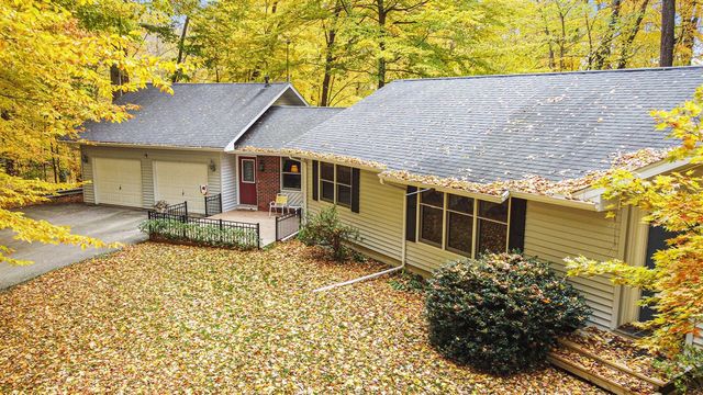 2192 Butler Road, Dowling, MI 49050