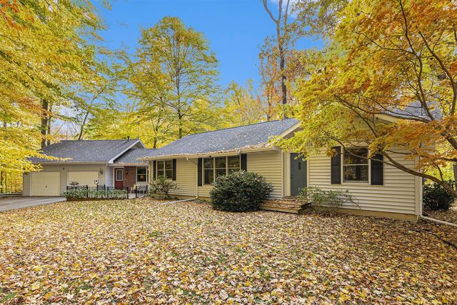 2192 Butler Road, Dowling, MI 49050