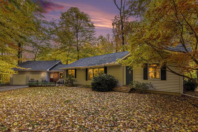 2192 Butler Road, Dowling, MI 49050