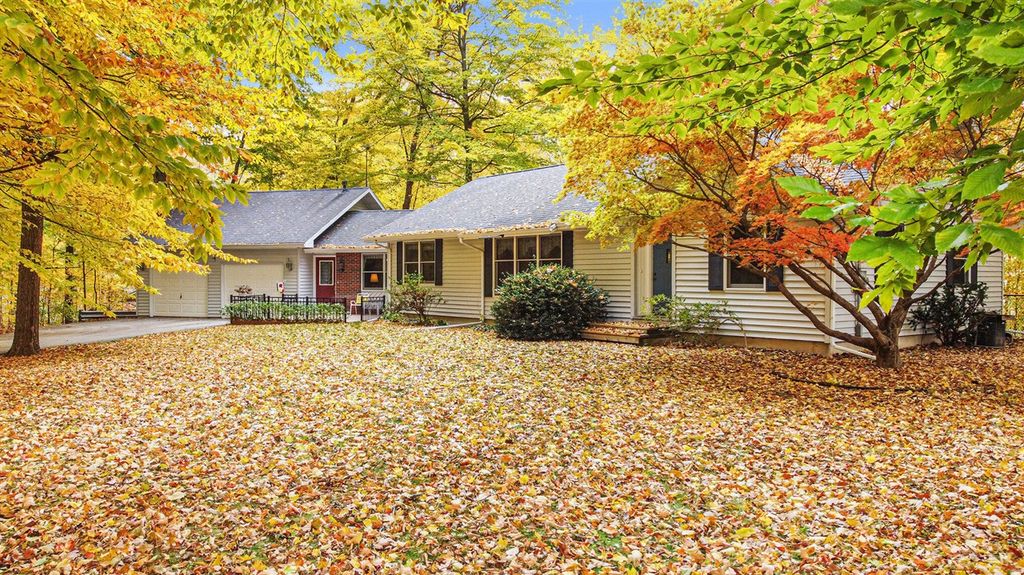 2192 Butler Road, Dowling, MI 49050