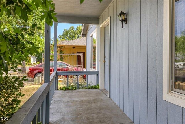 1955 SW Betty Lane, Grants Pass, OR 97526