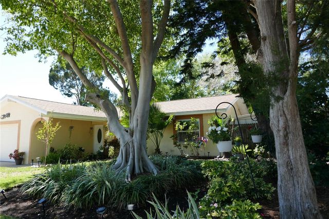 8176 129TH STREET N, Seminole, FL 33776