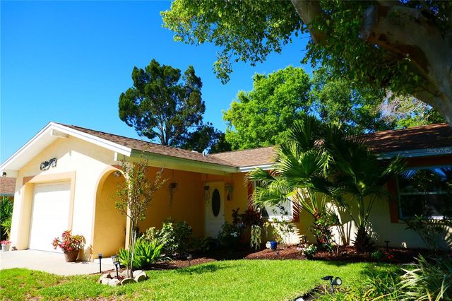 8176 129TH STREET N, Seminole, FL 33776