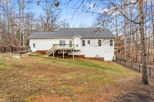 7707 Foxhaven Court, Greensboro, NC 27455