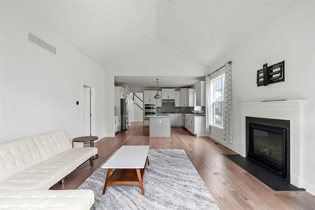 3093 N Spurway Drive, Ann Arbor, MI 48105