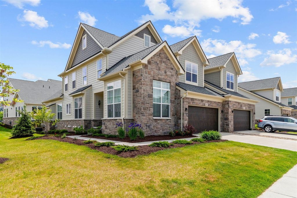 3093 N Spurway Drive, Ann Arbor, MI 48105