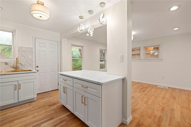 2602 Belmar Pl, Swissvale, PA 15218