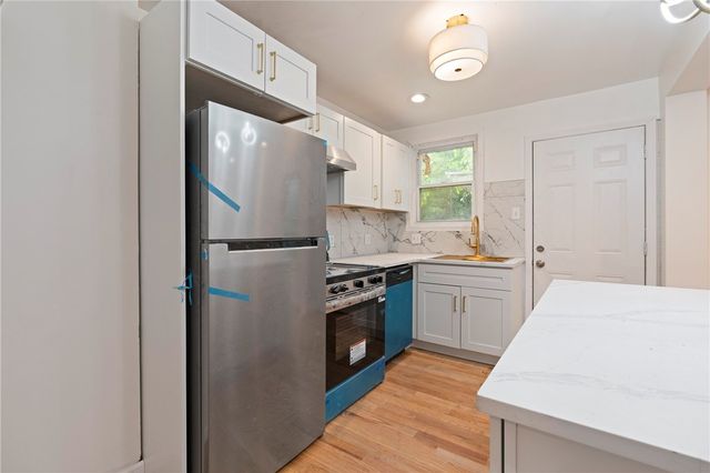 2602 Belmar Pl, Swissvale, PA 15218