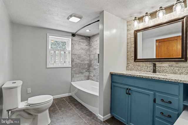 660 MUMPER LN, Dillsburg, PA 17019