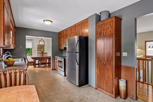 725 W 1st Street, Waconia, MN 55387