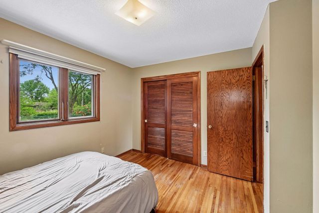 725 W 1st Street, Waconia, MN 55387