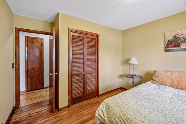 725 W 1st Street, Waconia, MN 55387