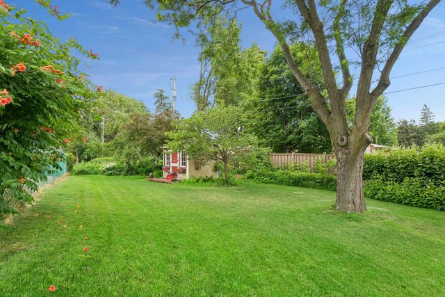 725 W 1st Street, Waconia, MN 55387
