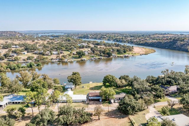 616 Sandy Harbor ST, Horseshoe Bay, TX 78657
