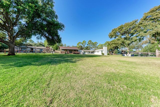 616 Sandy Harbor ST, Horseshoe Bay, TX 78657