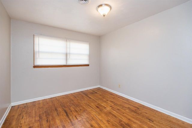 2136 NW Carroll Ave, Lawton, OK 73505