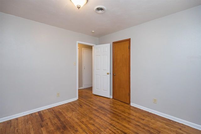 2136 NW Carroll Ave, Lawton, OK 73505