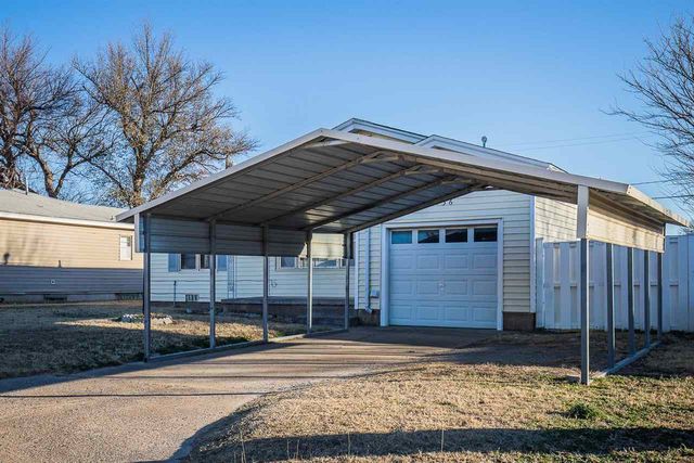 2136 NW Carroll Ave, Lawton, OK 73505