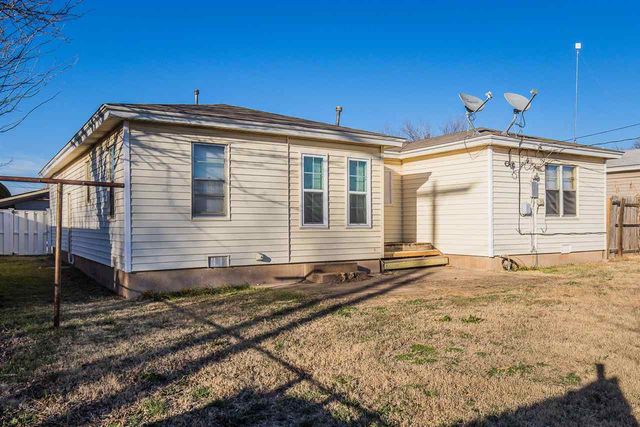 2136 NW Carroll Ave, Lawton, OK 73505