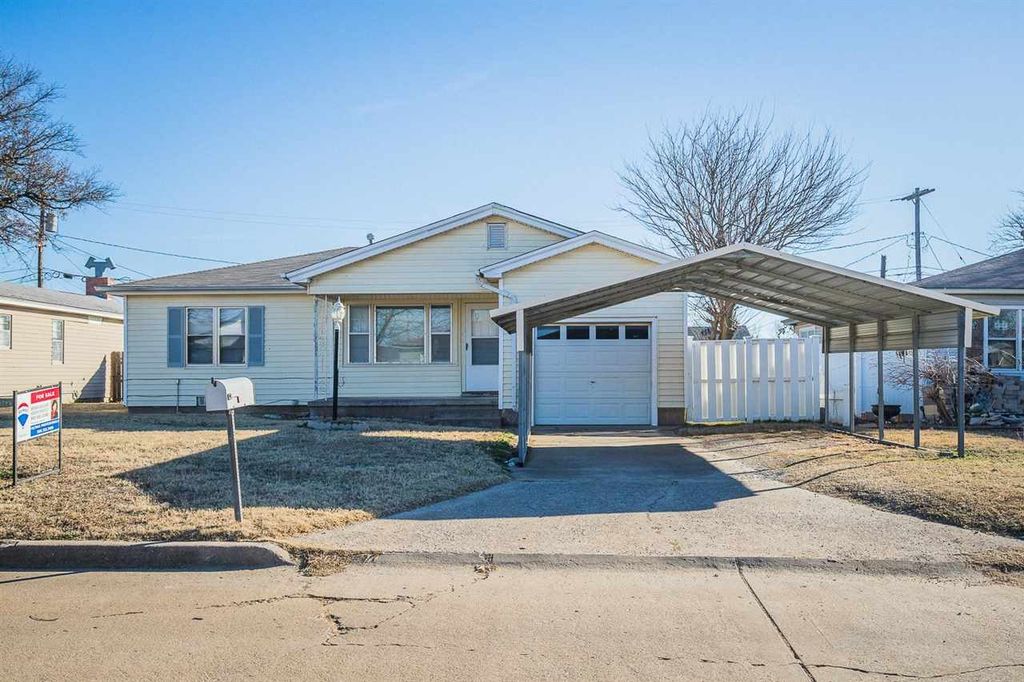 2136 NW Carroll Ave, Lawton, OK 73505