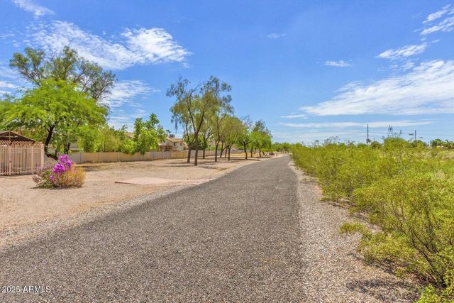 5032 E Dallas Street, Mesa, AZ 85205