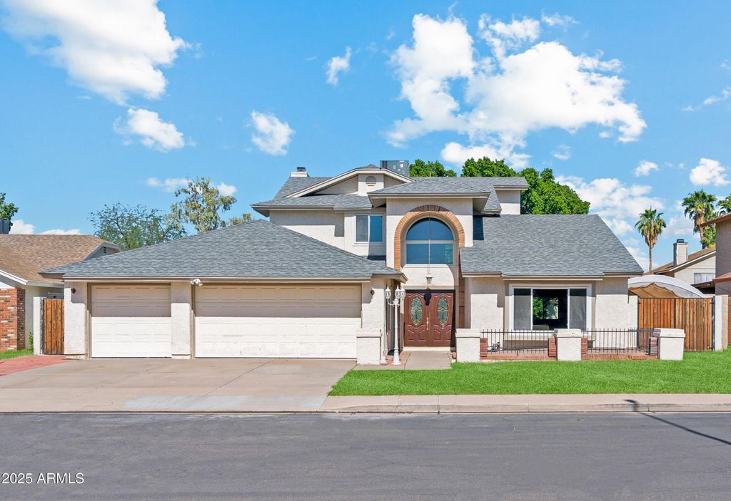 5032 E Dallas Street, Mesa, AZ 85205