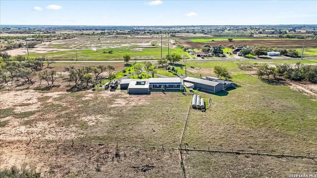 6653 Fm 539, Floresville, TX 78114